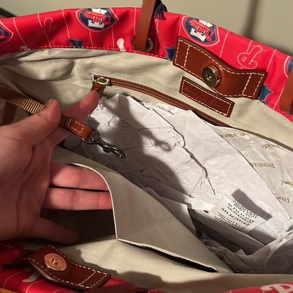 NWT Dooney & Bourke Phillies Baseball Tote Bag Purse - Picture 5 of 6